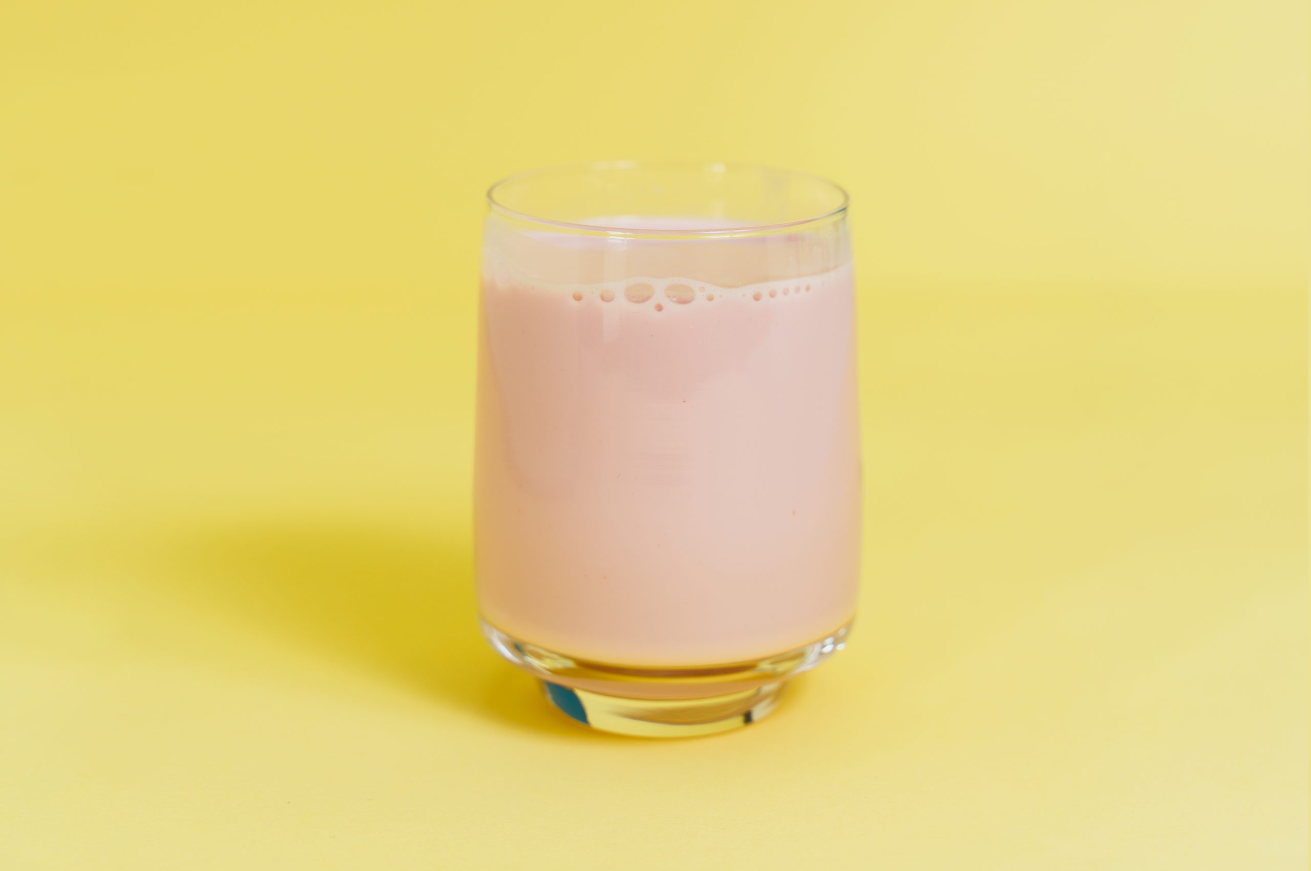 bebida proteica de framboesa - sem açúcares. ideal para recuperação pós treino