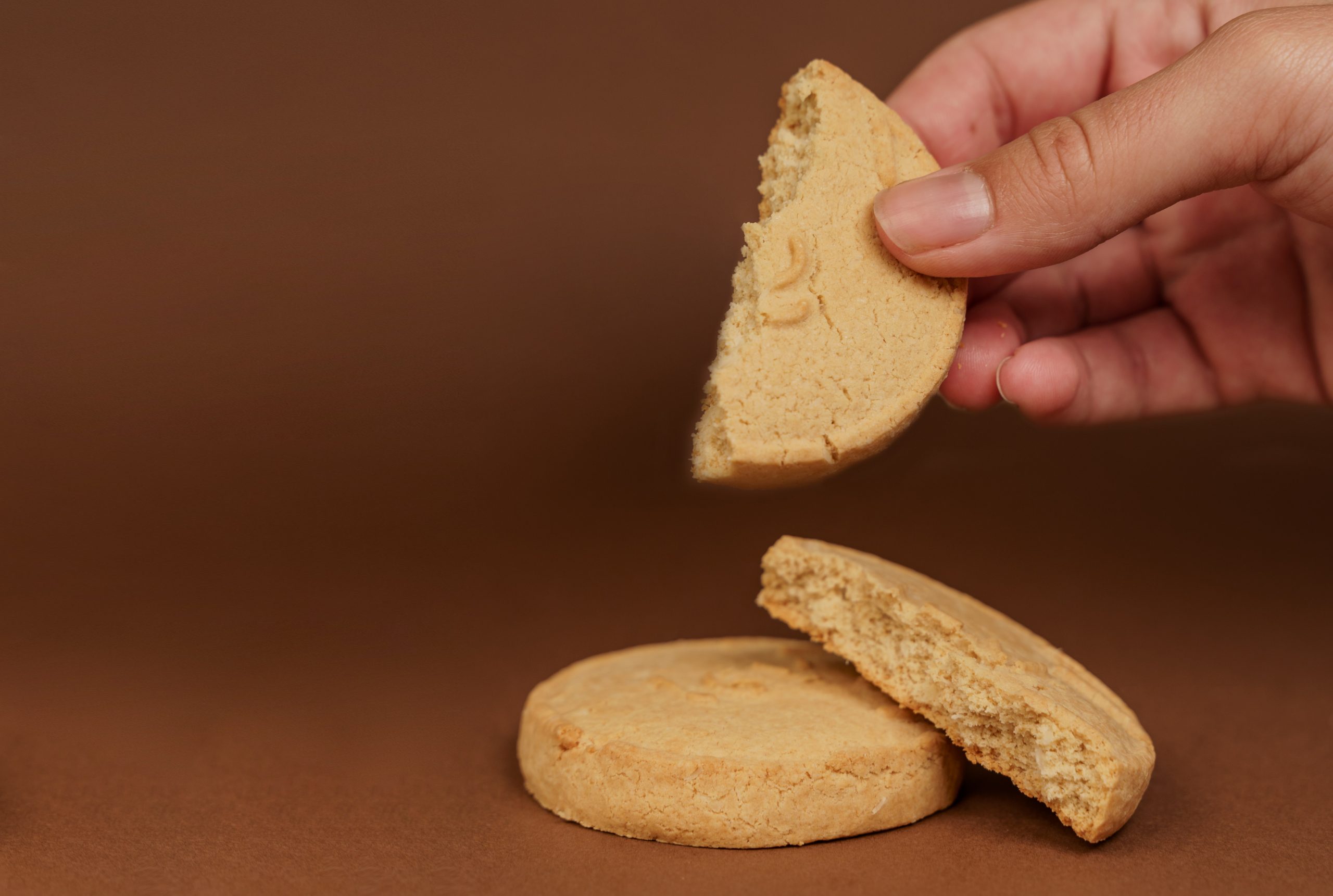 Cookie de coco - bolacha seca, rica em proteína, sem açúcares