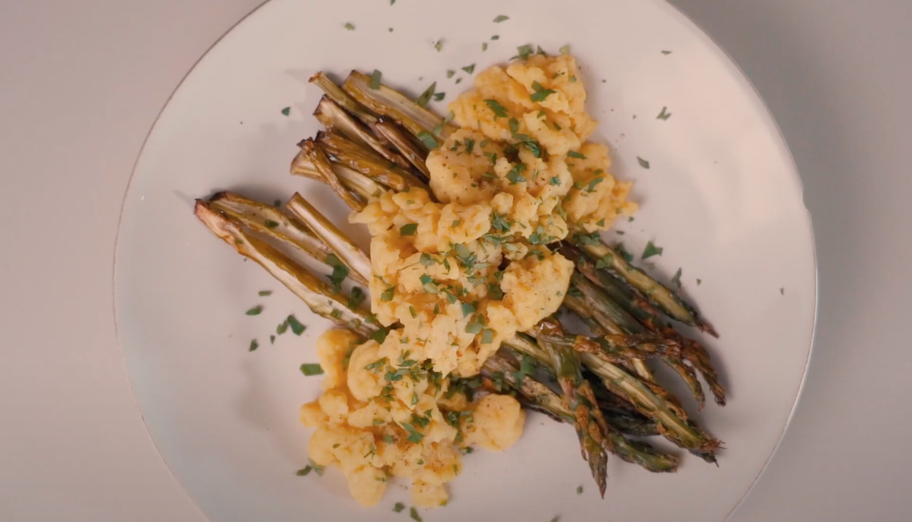 Receita lev de ovos mexidos com espargo