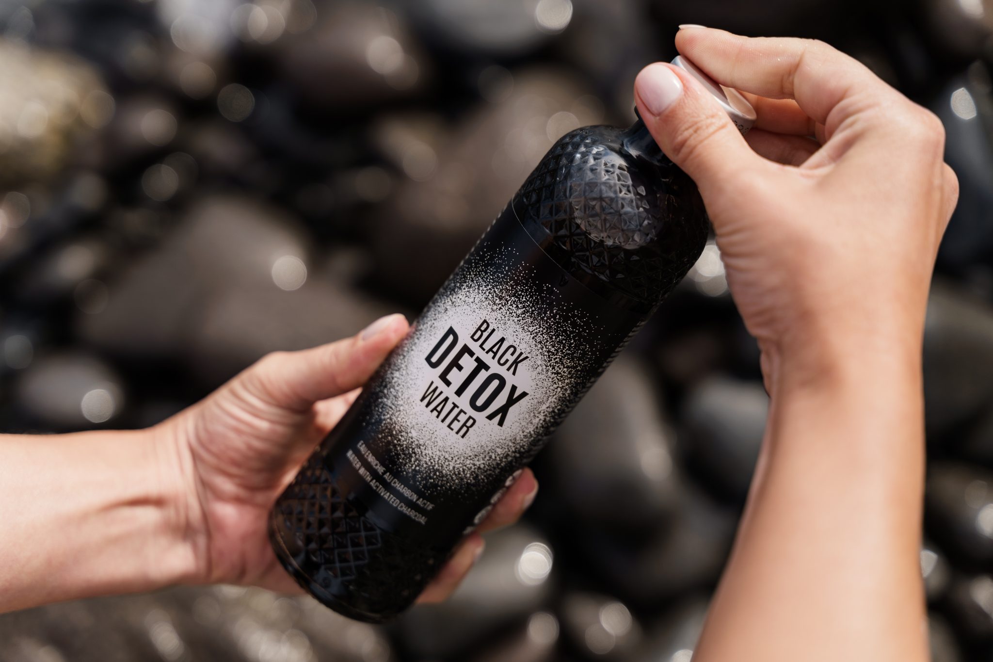 Opções detox para umas férias saudáveis: black detox water