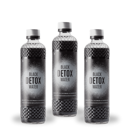 3 garrafas da Black Detox Water da lev
