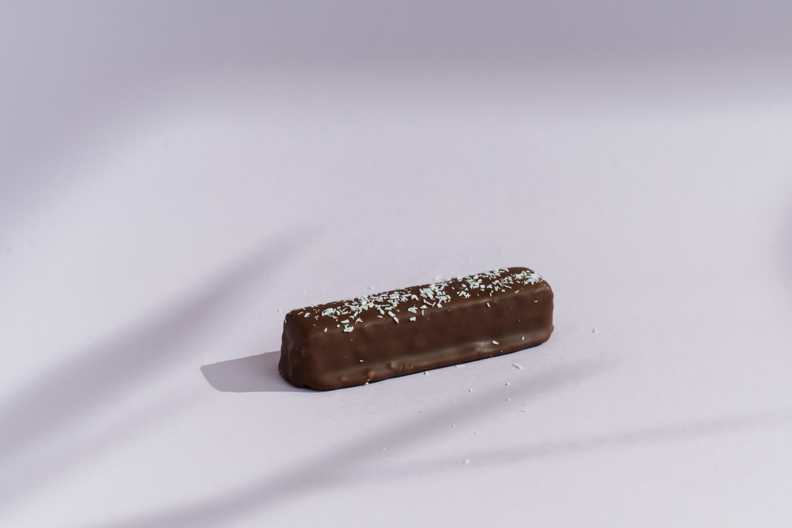 barra wafer de coco com cobertura de chocolate lev saudável